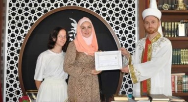 Tatil için geldikleri Alanya'da müslüman oldular