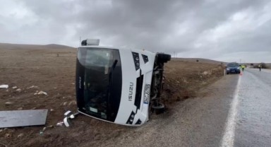 Çinli turistleri taşıyan otobüs devrildi: 3 yaralı