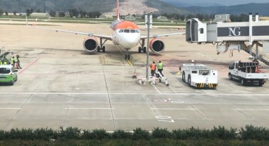İngiltere'den Bodrum'a sezonun ilk turist kafilesi geldi