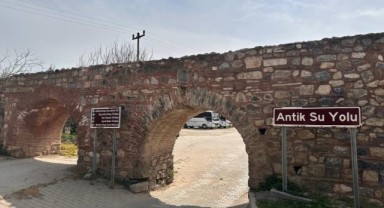 Turistler, Osmanlı Dönemi'ne ait mezar taşı buldu