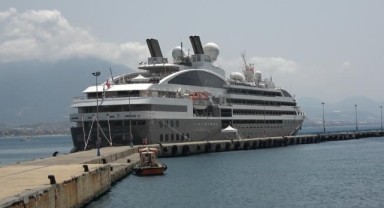 Alanya'ya yılın üçüncü kruvaziyeri geldi