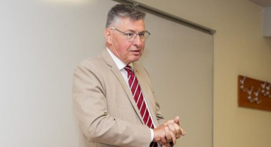 Başkonsolos: Vizeyi danışmanlık şirketleri zorlaştırıyor
