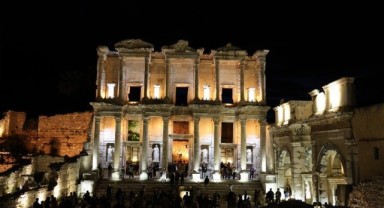Gece müzeciliği ile turisti otelin dışına çıkartıyoruz