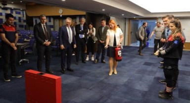 İzmir'de turizm işletmelerine afet güvenliği eğitimi