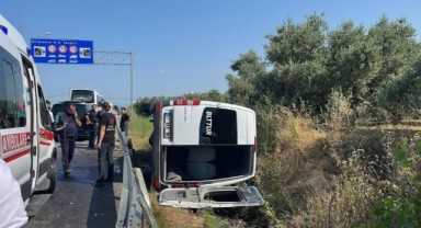Antalya'da turist minibüsü devrildi: 7 yaralı!