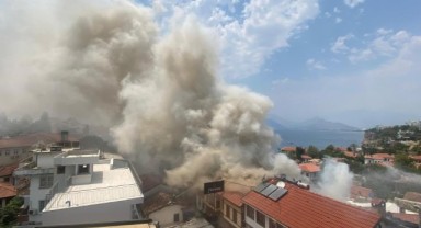 Kaleiçi'nde otelde korkutan yangın!