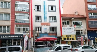 Kütahya'da otelde yangın: 2 kişi dumandan etkilendi