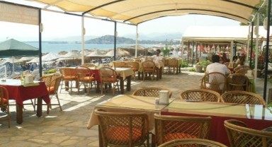 Turizm bölgelerinde esnaf kan ağlıyor