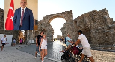 Bakan Ersoy, Antalya turist sayısında tarihi rekor kırdı