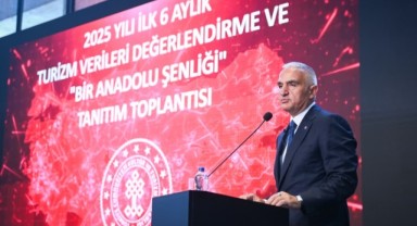 Bakan Ersoy, 'Turizm gelirinde tarihi zirveye ulaştık'