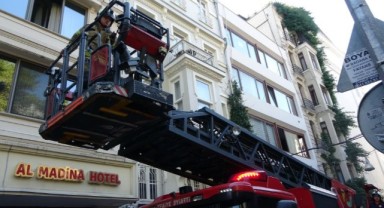 Beyoğlu'nda bir otelde yangın paniği
