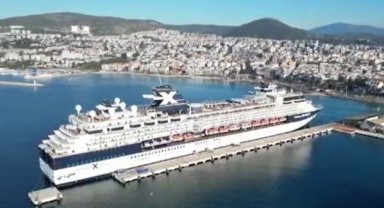 Kruvaziyer arızalandı: Tur iptal, yolcular limanda!
