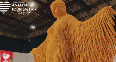 ATF25'te sürpriz: Kumdan Akdeniz heykeli