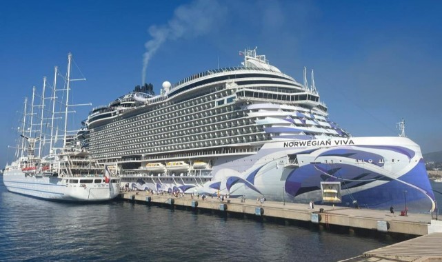 Bodrum'a 2 kruvaziyer 4 bin turist getirdi