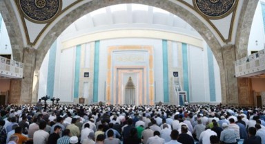 Diyanet'in bu haftaki cuma hutbesi tatilcilere!