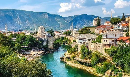 İsrailli turistler Bosna'da pasaportsuz kaldı