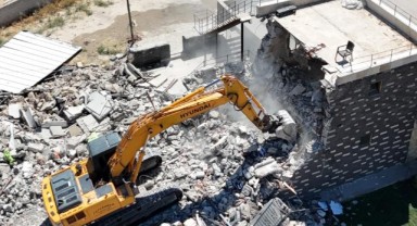 Kapadokya'da kaçak otel yıkıldı