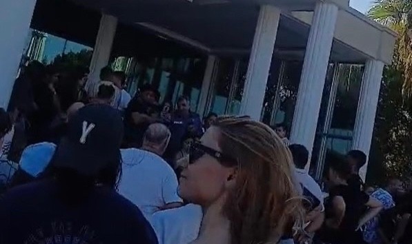 Maaş alamayan lüks otel çalışanları eylem başlattı