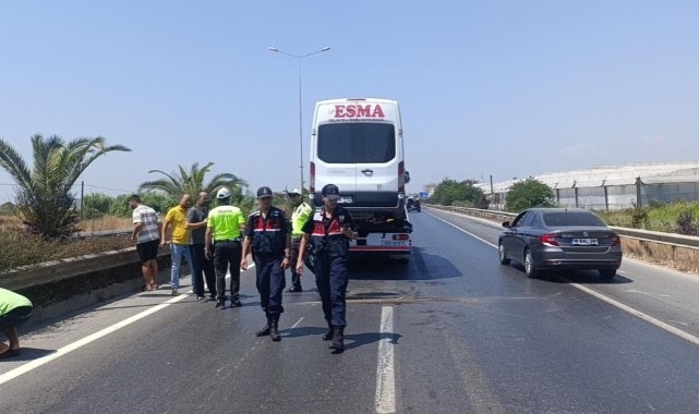 Öğrenci servisi otel servisine arkadan çarptı: 6 yaralı