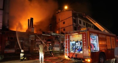 Kebapçılardan Otele Sıçrayan Yangın Korkuttu