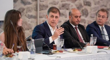 Tugay: İzmir'i profesyonel şekilde tanıtmalıyız
