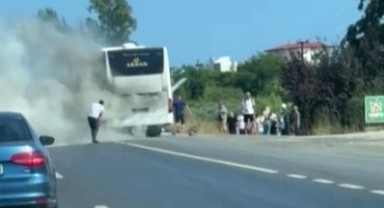 Tur otobüsü yandı: Turistler son anda tahliye edildi