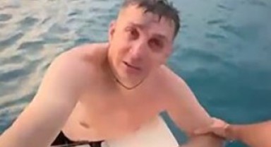 Ukraynalı turisti tekneciler kurtardı