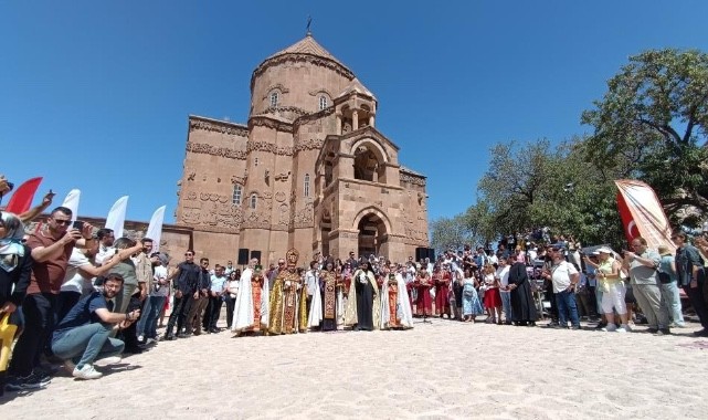 Akdamar Kilisesi'nde Ermeni ayini sona erdi