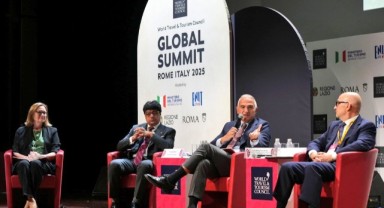 Bakan Ersoy Roma'da WTTC zirvesine katıldı