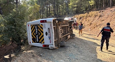 Kazdağları'nda tur minibüsü devrildi: 11 yaralı