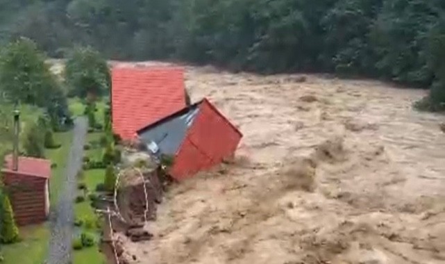 Rize'de bungalovlar suya kapıldı