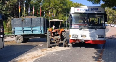 Safari otobüsü ile traktör çarpıştı: 2 yaralı