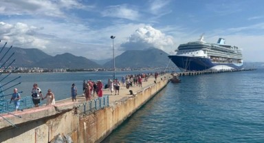 Alanya'ya bin 788 İngiliz turist geldi