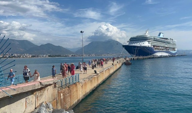 Alanya'ya bin 788 İngiliz turist geldi