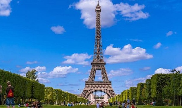 Eyfel Kulesi gelecek yıl yıkılacak mı?