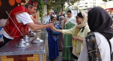 İranlı turist akını Van ekonomisini canlandırdı