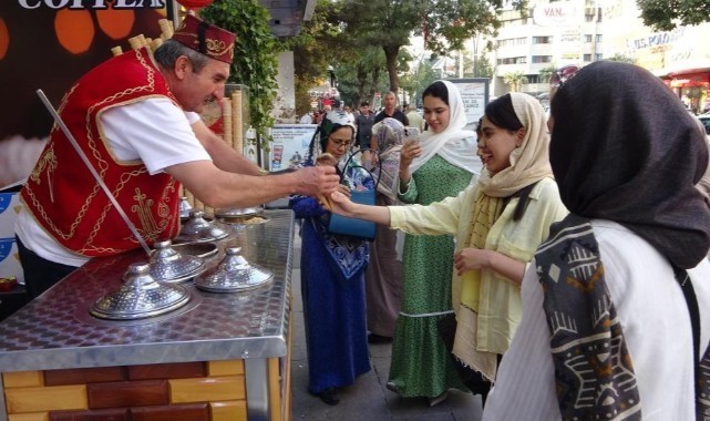 İranlı turist akını Van ekonomisini canlandırdı