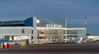 Kaçak sigara taşıyan balonlar Havalimanı'nı kapattı