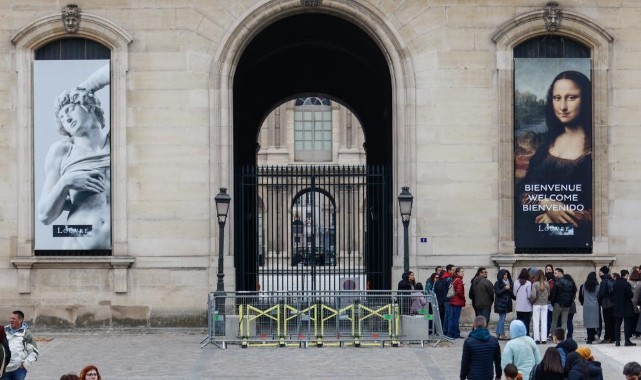 Dünyanın en çok ziyaret edilen müzesi soyuldu!