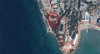 Çeşme'de 410 milyon liraya satılık otel arsası!