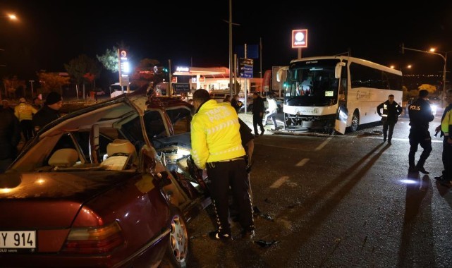 Nevşehir’de tur otobüsü ile otomobil çarpıştı: 2 ölü