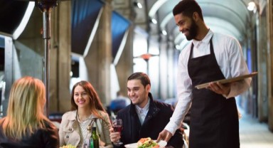 Restoran ve kafelerde servis ücreti yasaklanıyor