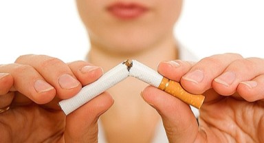 Turist cenneti Maldivler'de sigara yasaklandı