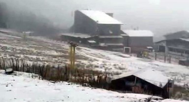 Uludağ beyaza büründü