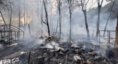 Fethiye'de onlarca karavan ve bungalov küle döndü
