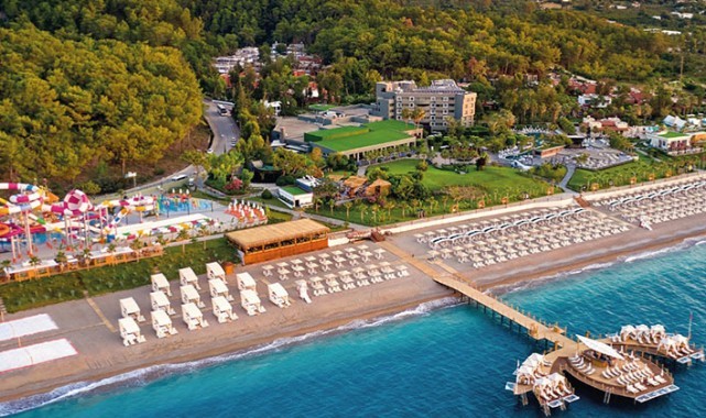 Kemer'deki lüks otel 5,95 milyara satılık!