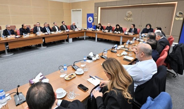 Otelcilerde yangına dayanıklı kapı çıkmazı!