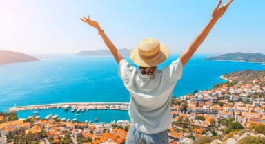 Turizm geliri 2025’te 64 milyar dolara çıkacak