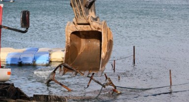 Gümbet Koyu'ndaki tekne ve iskeleler kaldırıldı