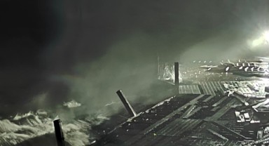 Otel önündeki iskelede fırtına faciası: 1 ölü, 2 yaralı